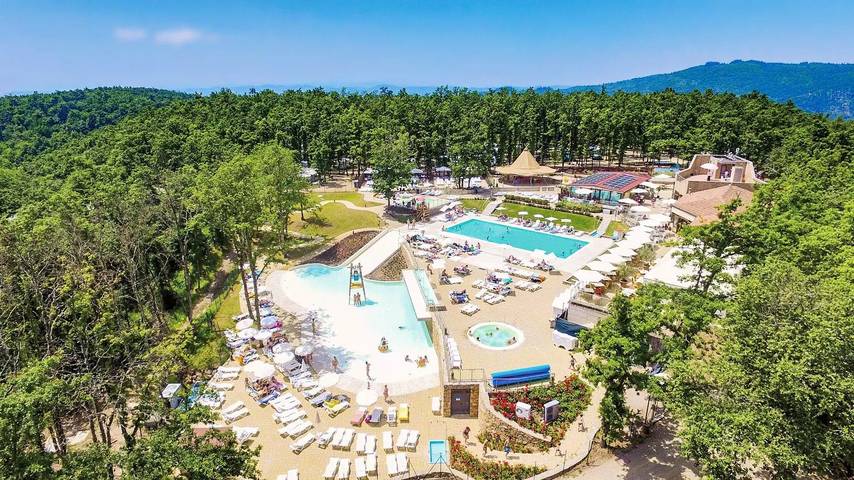 Glamping per 2 persone, con Idromassaggio e Piscina in Chianti