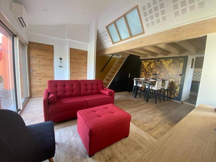 Gîte pour 4 personnes, avec jardin et piscine, adapté aux familles à Carignan-de-Bordeaux - 2