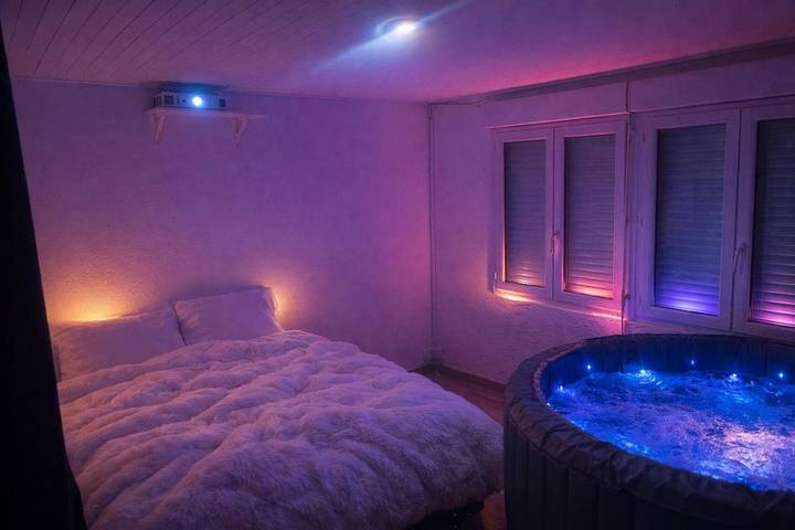 Gîte pour 4 personnes, avec jacuzzi dans Office De Tourisme De Montelimar