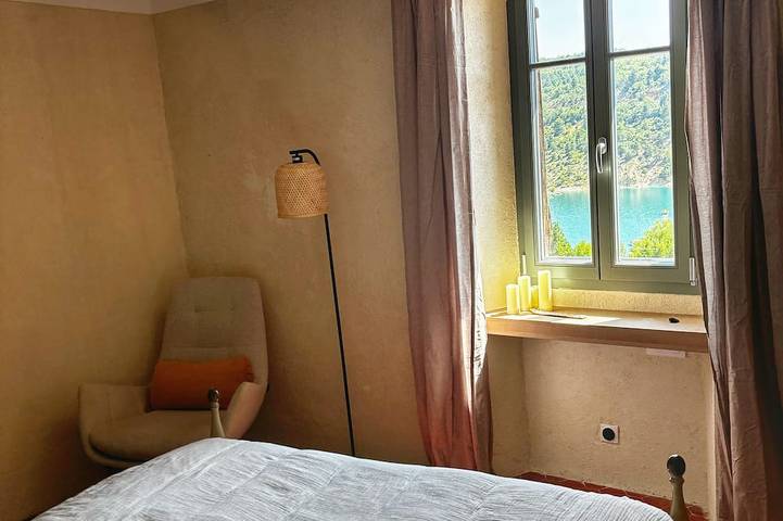 Gîte pour 4 personnes dans Office De Tourisme De Bauduen - 3