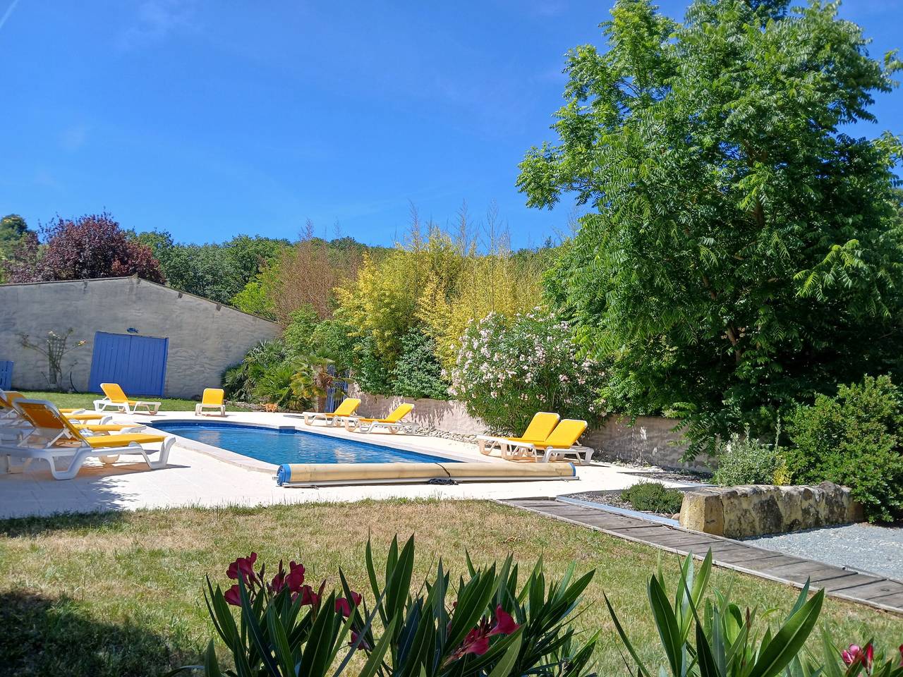 Casa de Vacaciones 'Jasmin' con Vista a la Montaña, Piscina Compartida y Wi-Fi in Plavilla, Región de Carcassonne