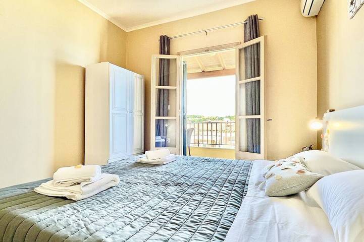 Beachfront Villa Bellevue in Agios Stefanos Avliotes, Arillas