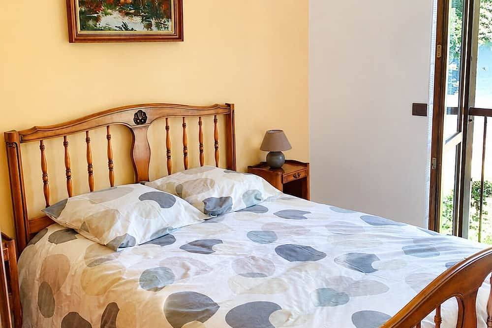 Appartamento intero, Appartamento di 3 locali con vista lago da sogno in un residence con piscina e area per prendere il sole in Agra, Lago Maggiore (Lombardia)