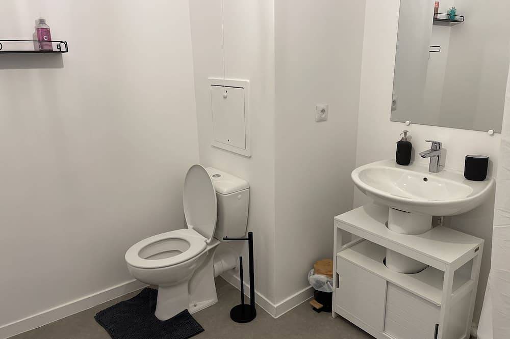 Appartement entier, Appartement proche de Paris|aéroport Cdg|Jo 2024|Orly|Disneyland|Parc Astérix in Le Blanc-Mesnil, Seine-Saint-Denis