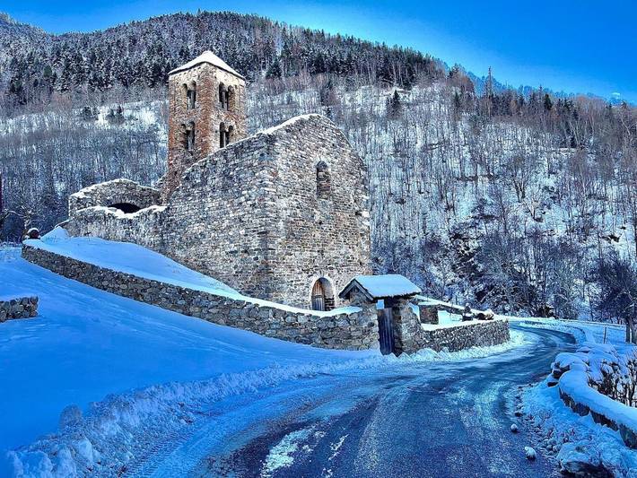 Gîte pour 14 personnes, avec vue et jardin à Mérens-les-Vals - 4