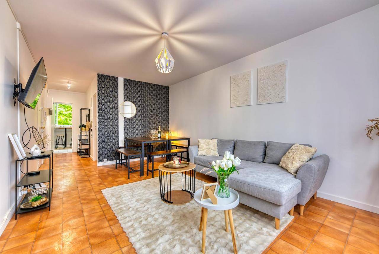 Appartement entier, Appartement familial et cozy - Wifi - Espace Travail- Parking in Mérignac, Région de Bordeaux