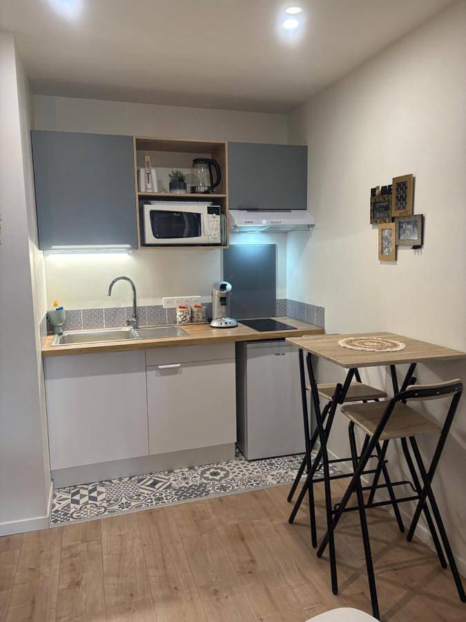 Gîte pour 2 personnes, avec terrasse et jardin à Puygouzon - 3