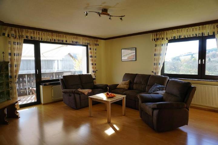 Ferienhaus für 6 Personen, mit Balkon und Terrasse sowie Garten und Ausblick in Hilders - 3