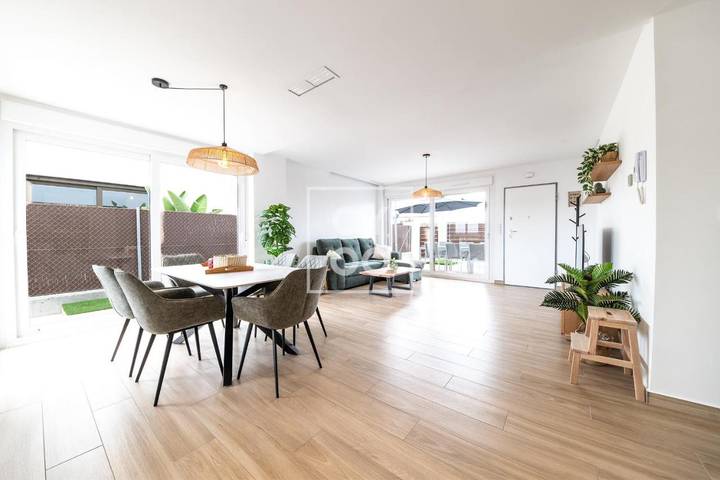 Casa rural para 6 personas, con Terraza además de Jardín y Piscina en Jacarilla - 2