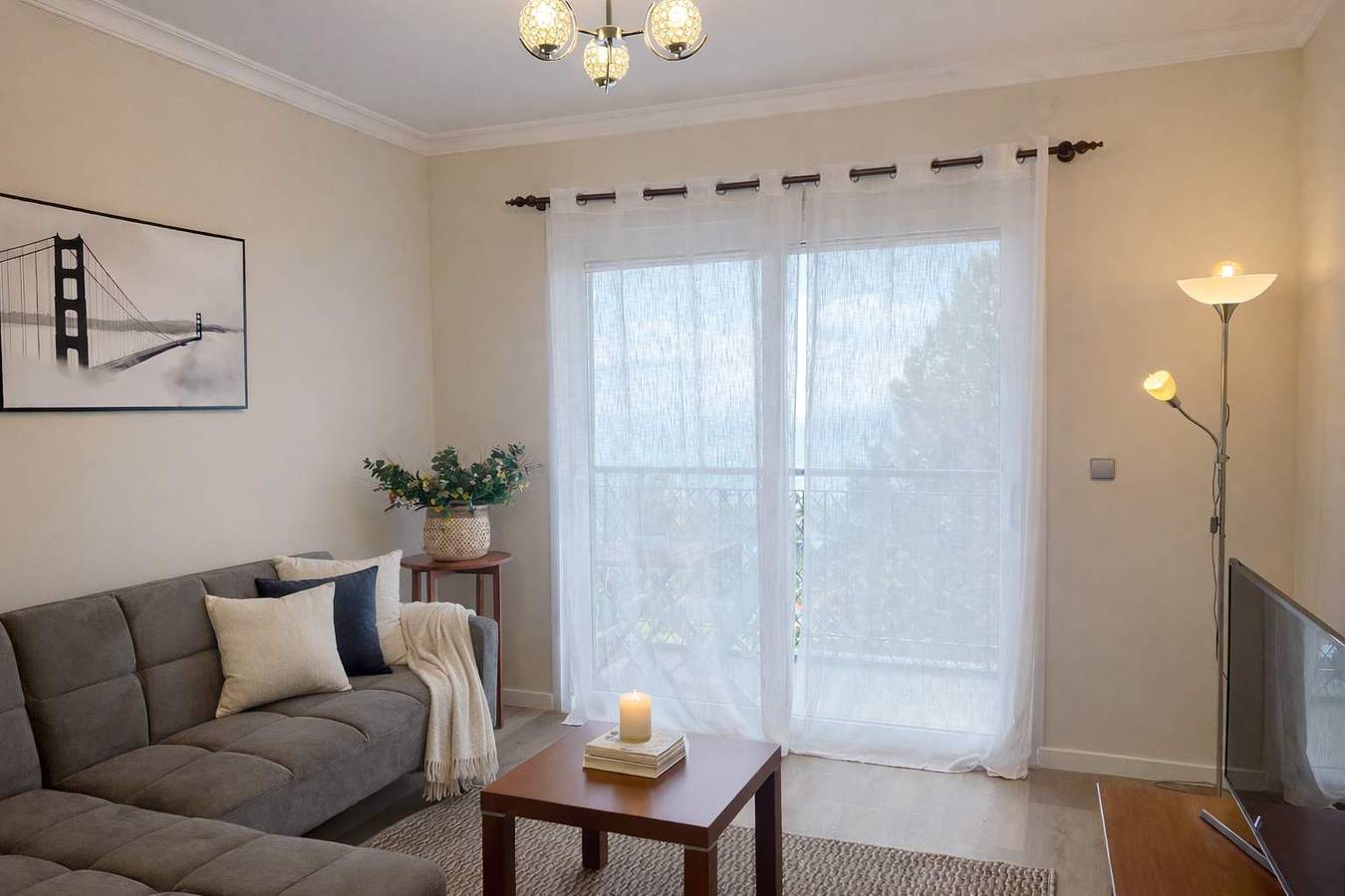 Apartamento inteiro, Ocean-View Apt in Machico w/ Balcony & Parking in Água de Pena, Madeira