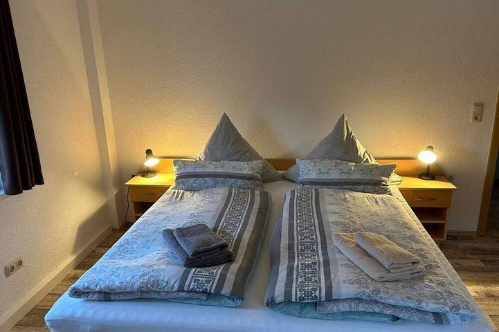 Ferienwohnung für 3 Personen, mit Garten und Sauna sowie Pool in Lengenfeld - 2