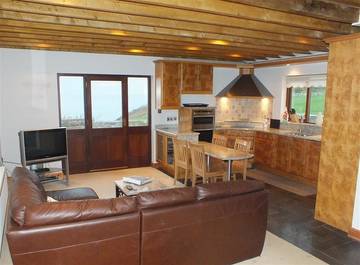 Log Cabin for 4 People in Fishguard, South-Wales, Photo 2