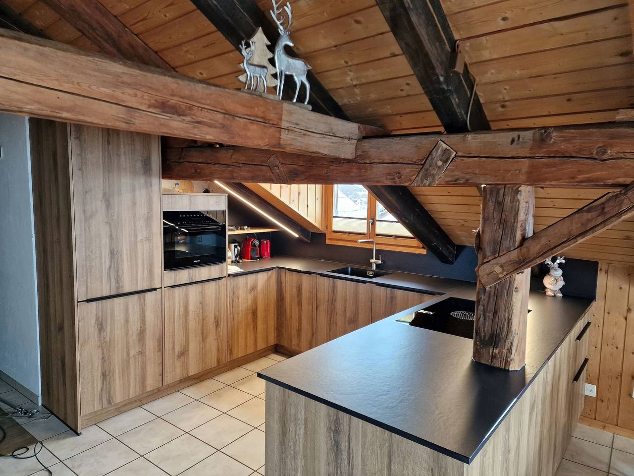 Ganze Ferienwohnung, Dachwohnung Plazzetta 23 - Ferienwohnung mit 5 1/2 Zimmern in Sent, Unterengadin