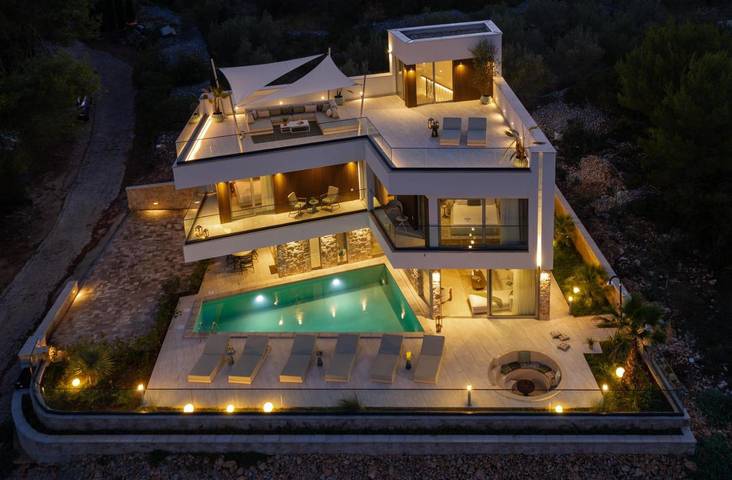 Villa pour 8 personnes, avec vue ainsi que piscine et balcon à Kali - 4