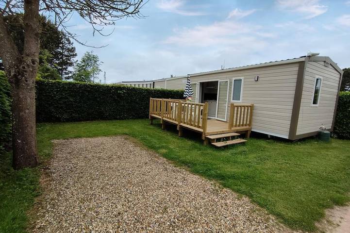 Location de vacances pour 3 personnes, avec terrasse et piscine à Vittefleur