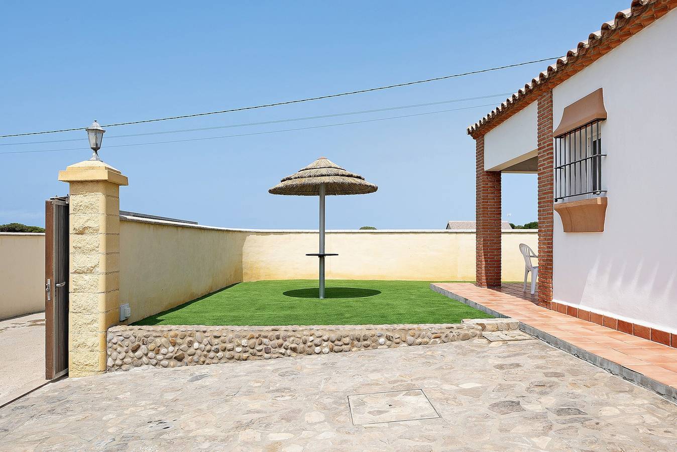 Charming Casita Torre de Meca 1 with Terrace, Garden and Wi-Fi in Los Caños de Meca, Barbate
