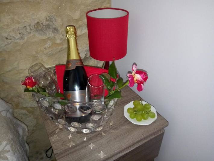 Chambre d’hôte pour 2 personnes, avec jardin ainsi que jacuzzi et terrasse en Dordogne - 4