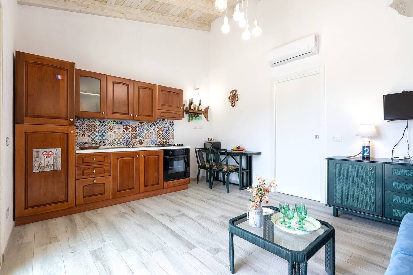 Apartamento entero, Apartamento 'Borgo Del Mare 2' con vistas al mar, terraza privada y aire acondicionado in Trinità d'Agultu e Vignola, Olbia-Tempio