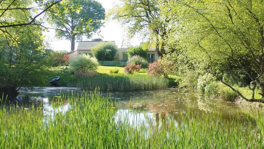 Casa de vacaciones para 4 personas, con vistas además de vistas al lago y jardín - 1