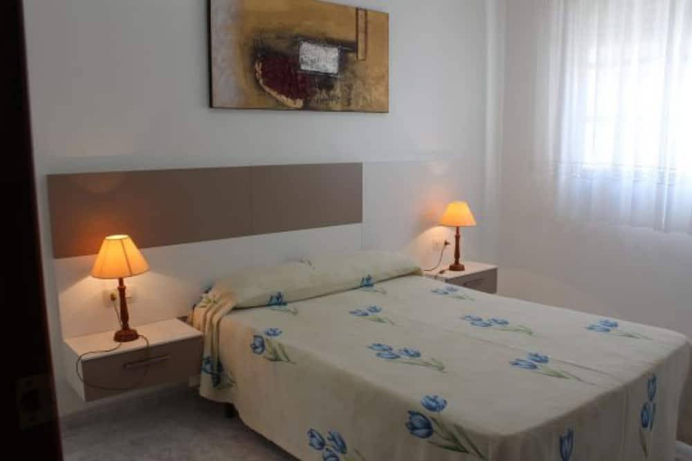 Entire apartment, Apartment - Ground Floor - without terrace in Poio, Rías Baixas