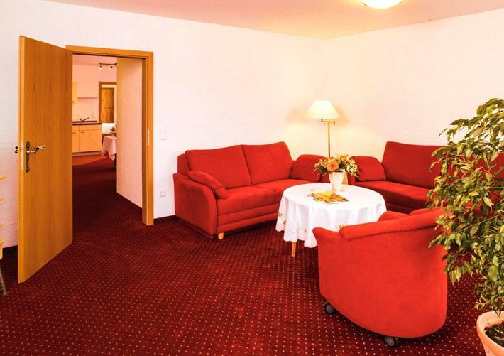 Ferienwohnung für 2 Personen, mit Ausblick und Sauna sowie Pool und Garten, mit Haustier in Bad Wörishofen