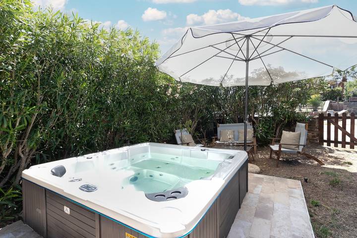 Location de vacances pour 6 personnes, avec jacuzzi et jardin à Stintino - 2