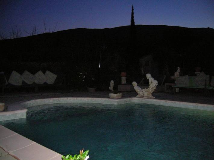 Location de vacances pour 2 personnes, avec terrasse ainsi que piscine et jardin, animaux acceptés à Bédoin - 4