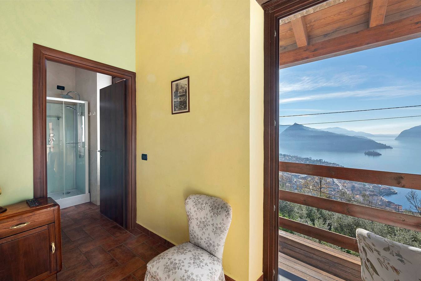 Zimmer „Stanza 2“ mit Seeblick, Wlan und Klimaanlage in Marone, Gemeinde Marone