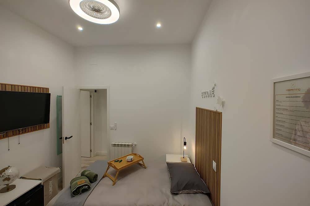 Amsterdam: room with comfort and shared areas Gran Vía-Madrid in Centro (Madrid), Madrid