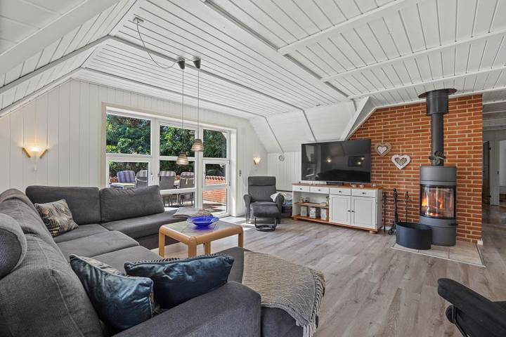Villa für 8 Personen, mit Whirlpool und Sauna sowie Terrasse in Biikebrennen - 2