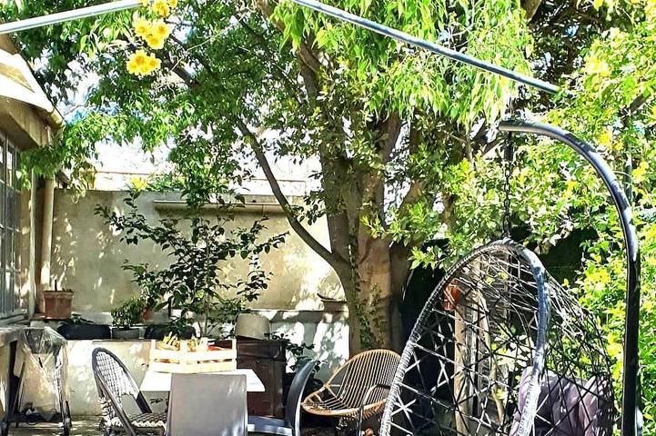 Location de vacances pour 5 personnes, avec terrasse, animaux acceptés à Saint-Laurent-d'Aigouze