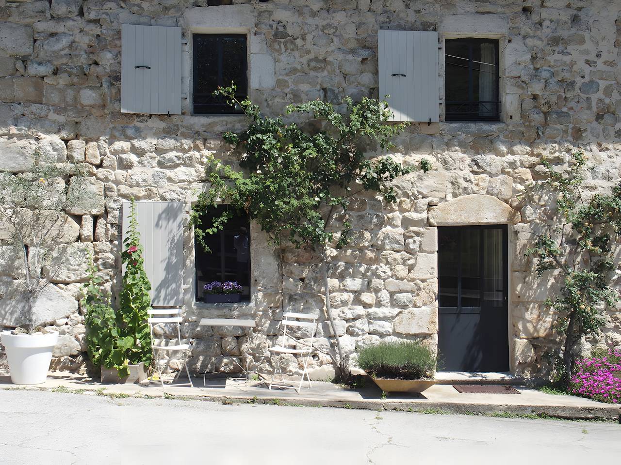 Casa vacacional 'Gîte La Cerisaie' con vistas a montañas, piscina compartida y Wi-Fi in Saint-Prix, Parc naturel régional des Monts d'Ardèche