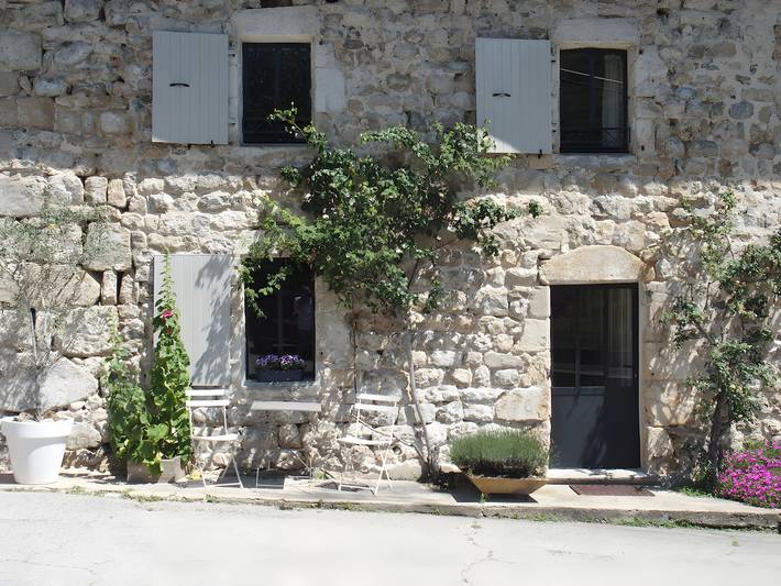 Casa vacacional 'Gîte La Cerisaie' con vistas a montañas, piscina compartida y Wi-Fi in Saint-Prix, Parc naturel régional des Monts d'Ardèche