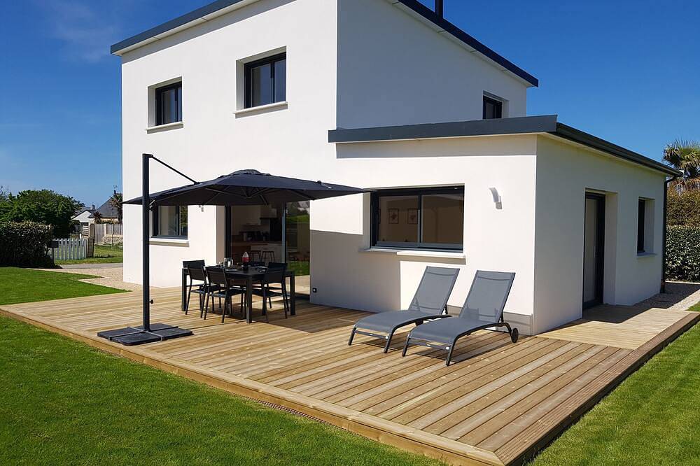 Kerheol, bright house with garden and beach on foot in Portsall, Ploudalmézeau