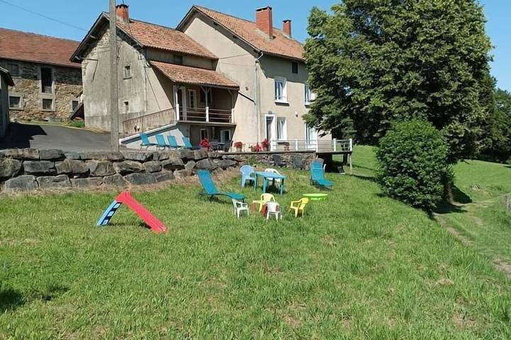 Location de vacances pour 6 personnes, avec jardin à Sainte-Colombe (Lot)