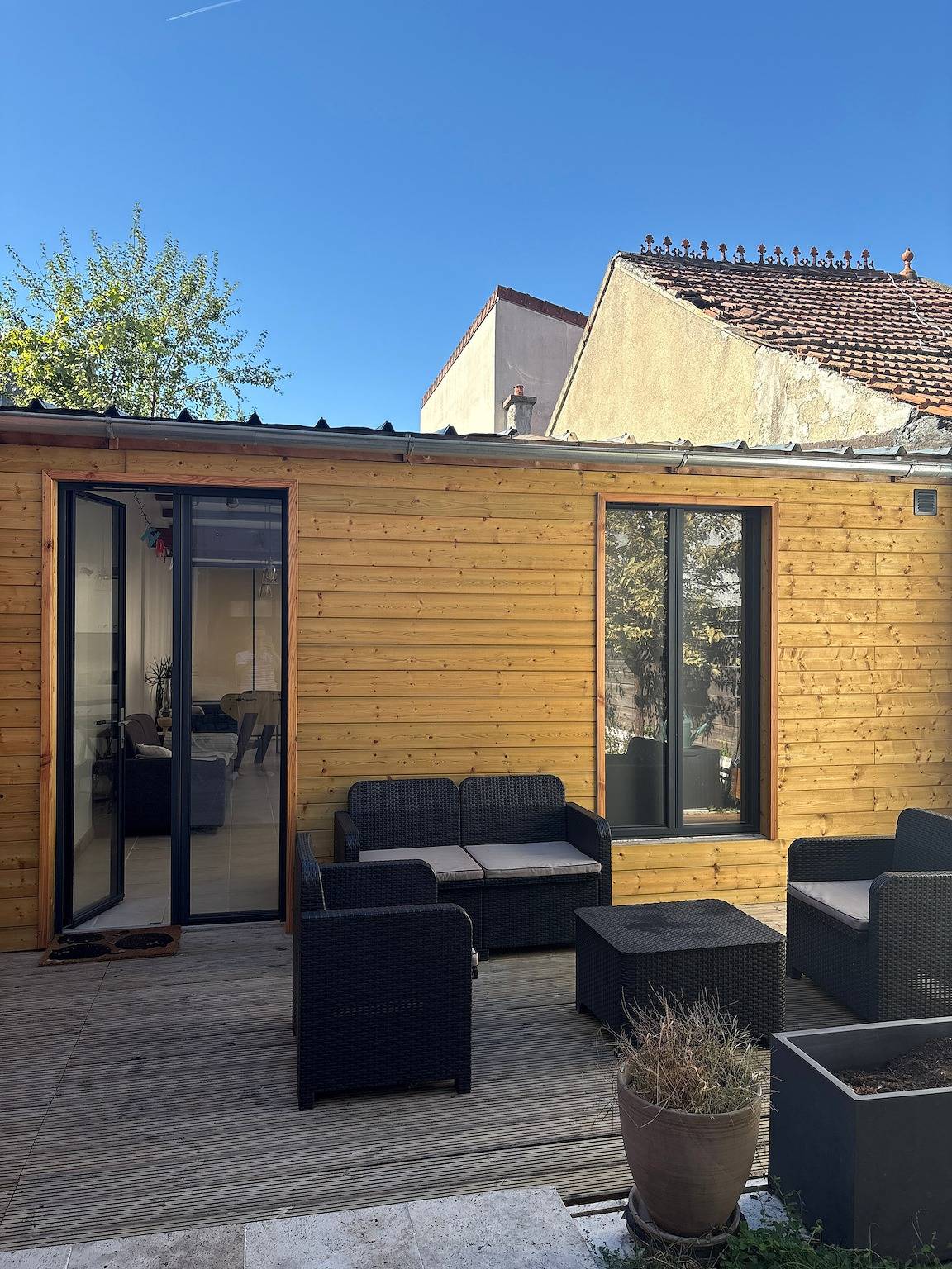 Maison de vacances 'Loft Atelier Paris' avec terrasse partagée, Wi-Fi et climatisation in Montreuil, Seine-Saint-Denis