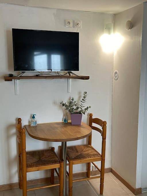 Gîte pour 2 personnes, avec terrasse dans Office De Tourisme Corbieres Minervois - 4