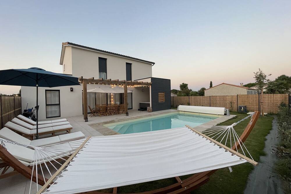 Villa 16 by Avecoeur in Saint-Augustin, Côte de Beauté