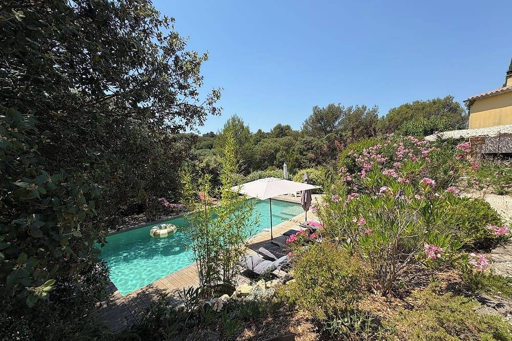 Provence getaway - charming house at the foot of Mont Ventoux, idyllic setting in Crillon-le-Brave, Parc naturel régional du Mont-Ventoux