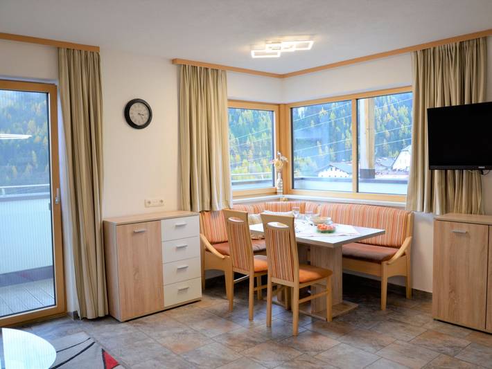 Gîte pour 3 personnes, avec balcon ainsi que vue et jardin, animaux acceptés à Sankt Anton am Arlberg - 2