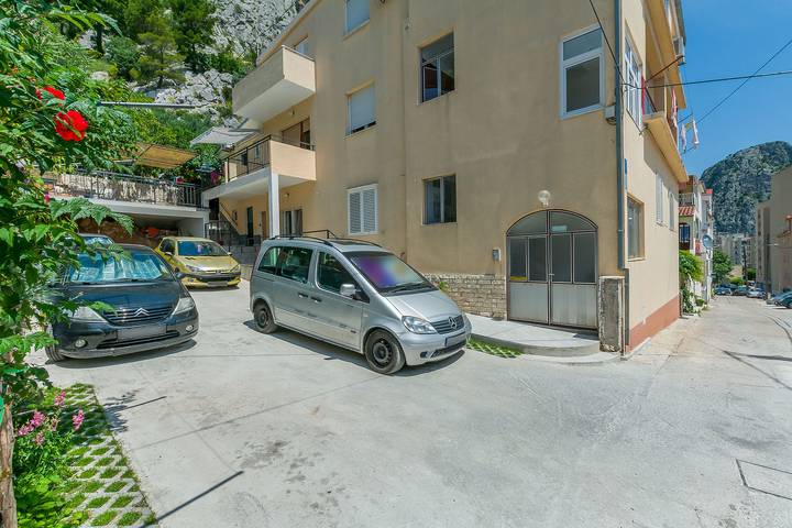 Ferienwohnung für 9 Personen, mit Terrasse und Ausblick in Omis