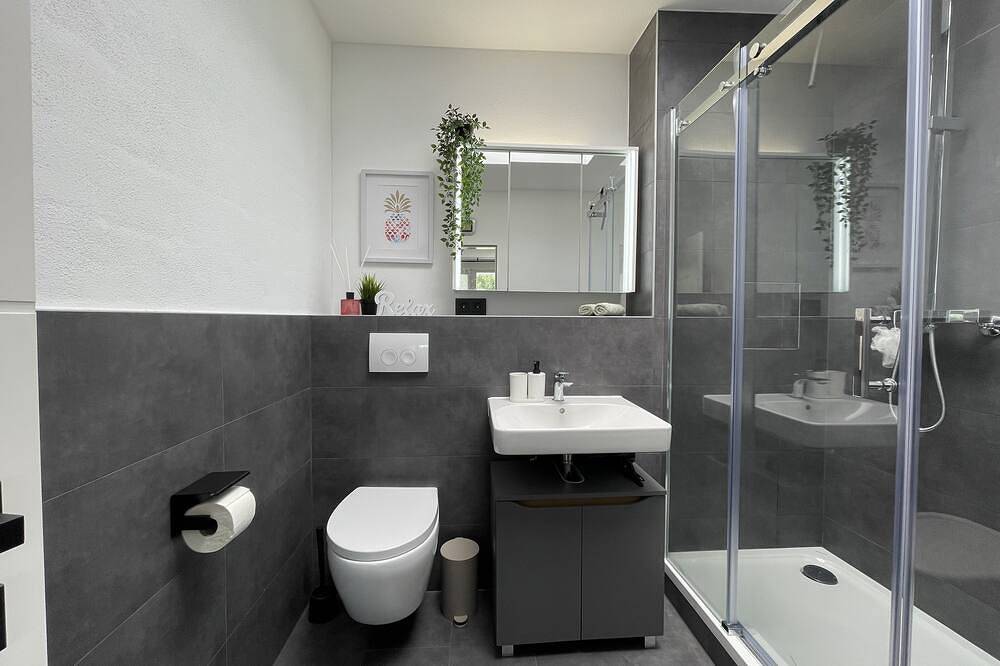 Entire apartment, Renovated bungalow apartment in the countryside - Lake Constance within walking distance in Meersburg, Obersee (Bodensee)