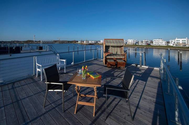 Houseboat for 4 people, with sauna and balcony - 1