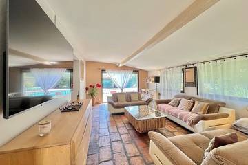 Gîte pour 10 personnes, avec jardin à Marguerittes