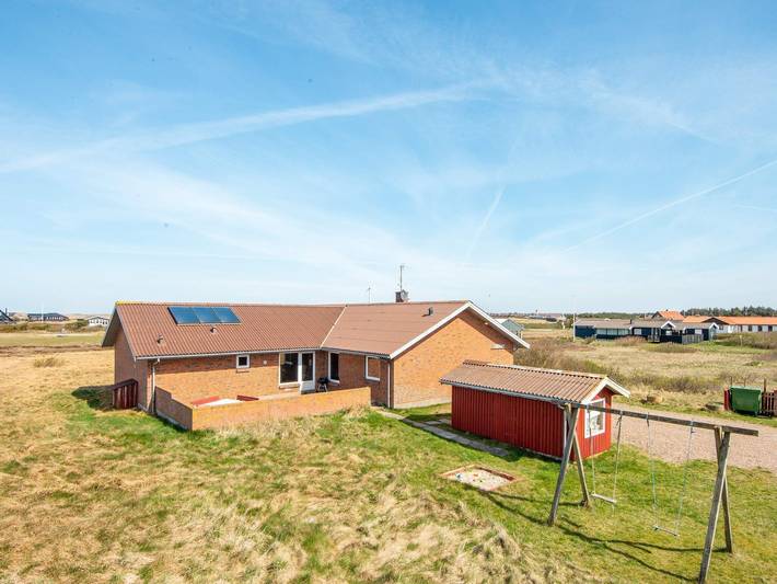 Ferienhaus für 14 Personen, mit Terrasse und Pool sowie Sauna in Harboøre