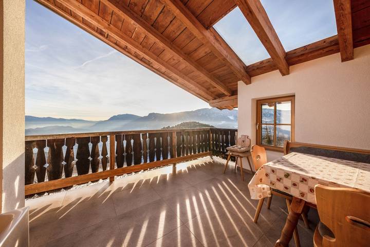 Ganze Wohnung, Ferienwohnung "Malgorerhof Sonja" mit Bergblick, Wlan & Gemeinschaftsgarten in Oberglaning, Jenesien