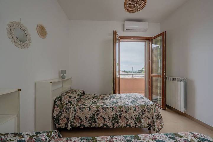 Ideal villa for families and groups, a stone's throw from the sea and the city. in Talsano, Taranto