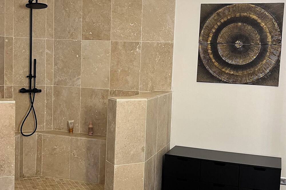 Appartement entier, Appartement lumineux ensollelié de plein pied avec jardin in Montfort-l'Amaury, Parc naturel régional de la Haute Vallée de Chevreuse