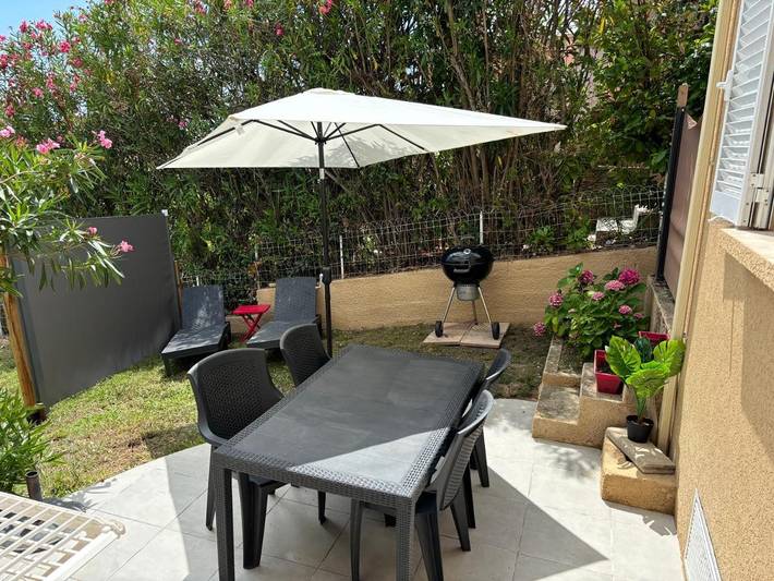 Location de vacances pour 4 personnes, avec vue et jardin à Biguglia - 3