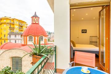 Ferienwohnung für 5 Personen, mit Balkon in Neapel